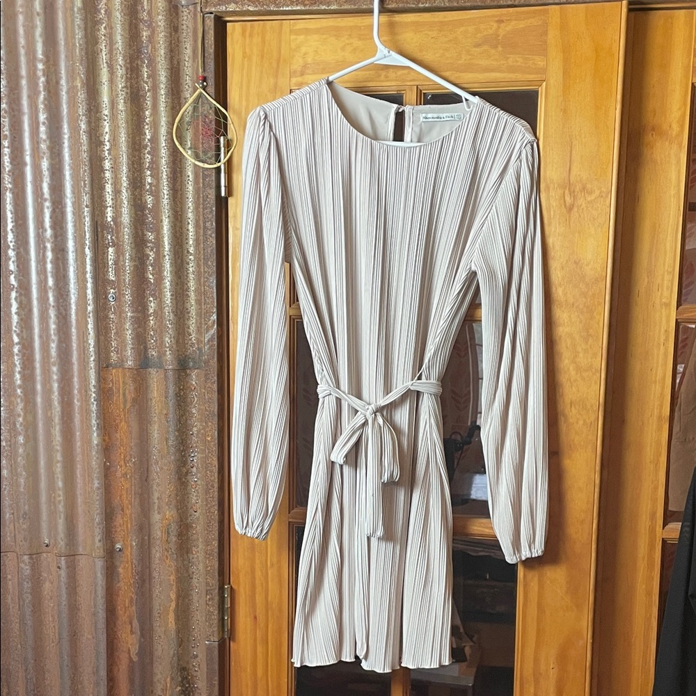 Abercrombie & Fitch Beautifully Cream Long Sleeve Dress, Size XST